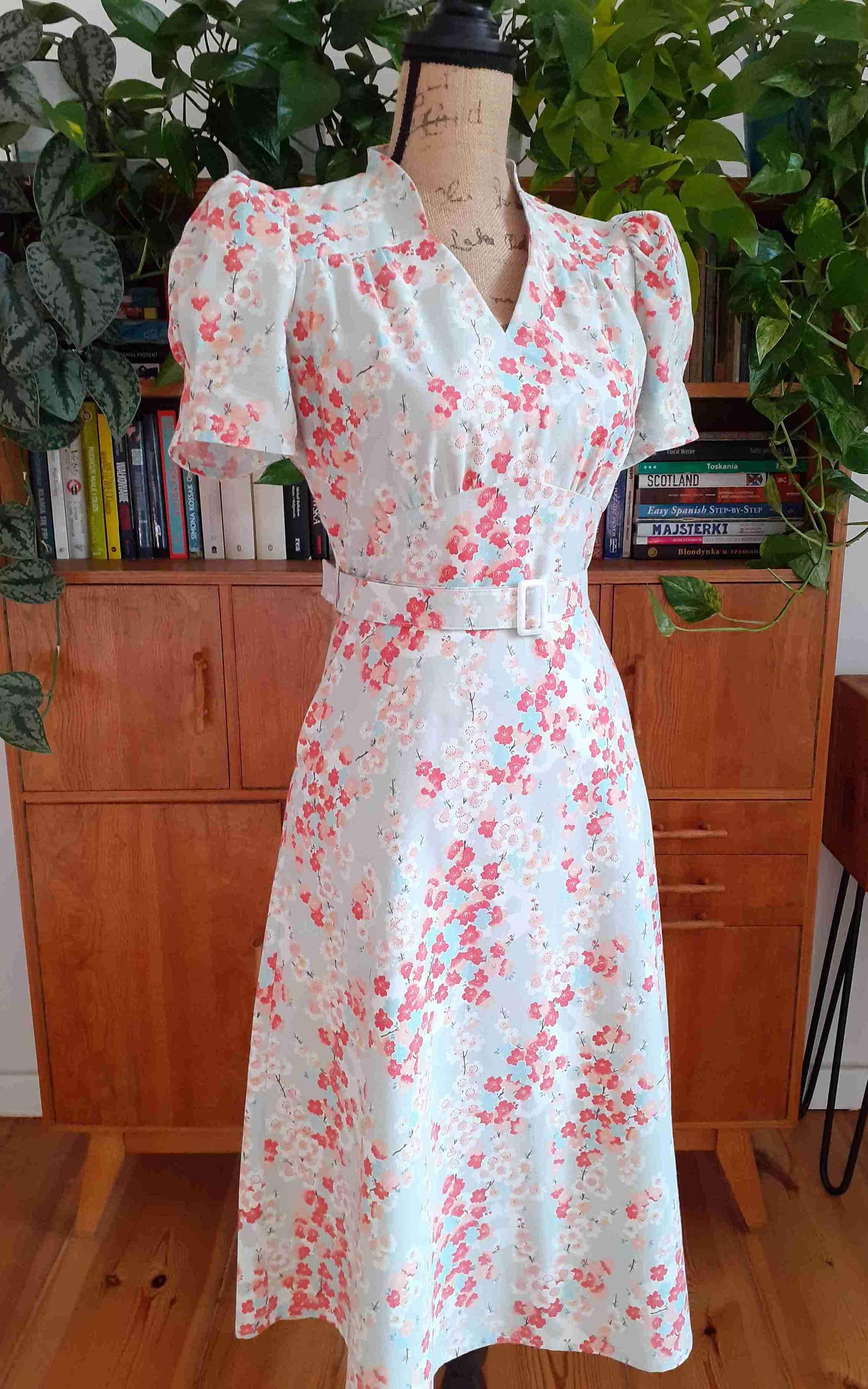 Sukienka retro w stylu lat 40-tych 2