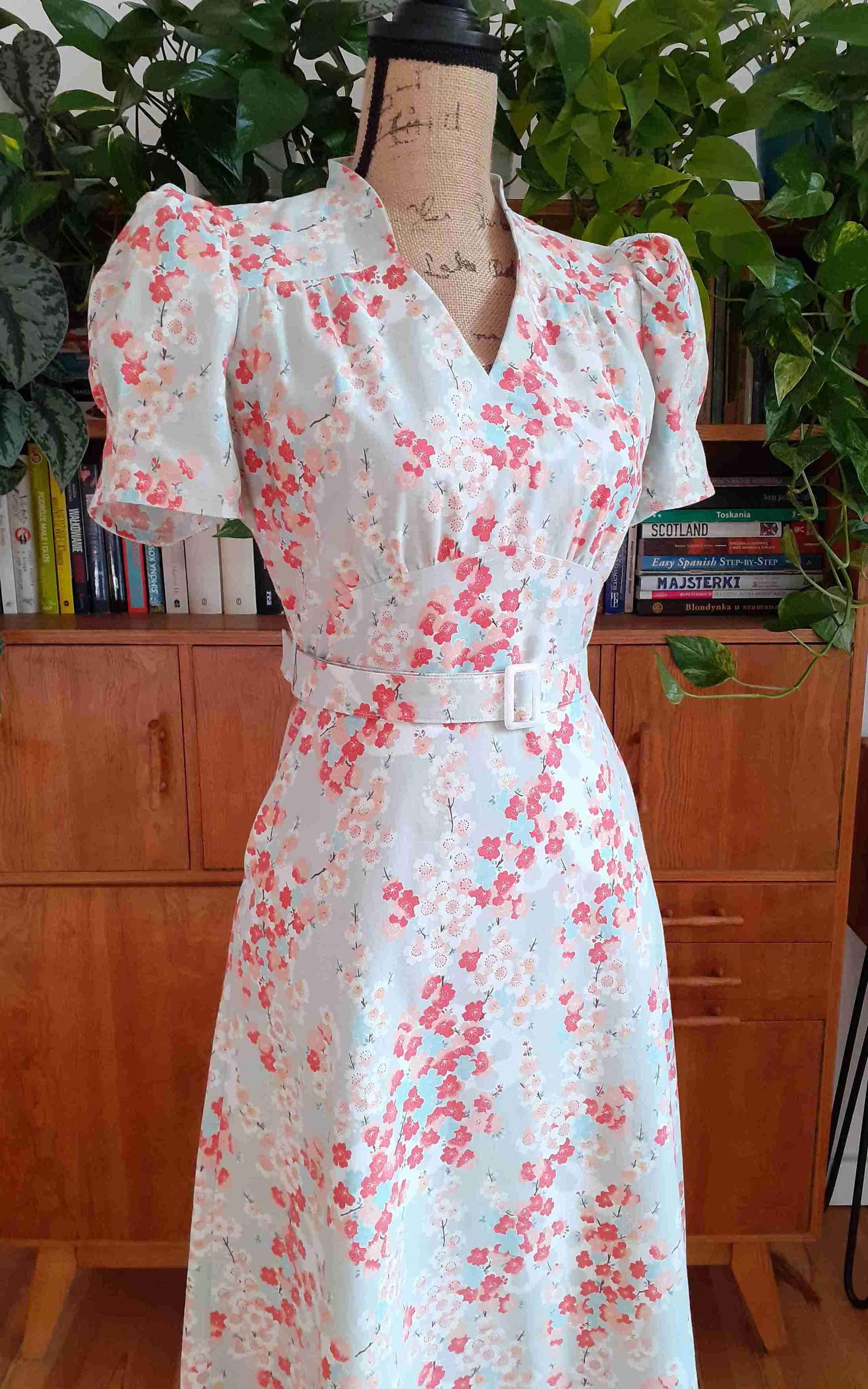 Sukienka retro w stylu lat 40-tych 5