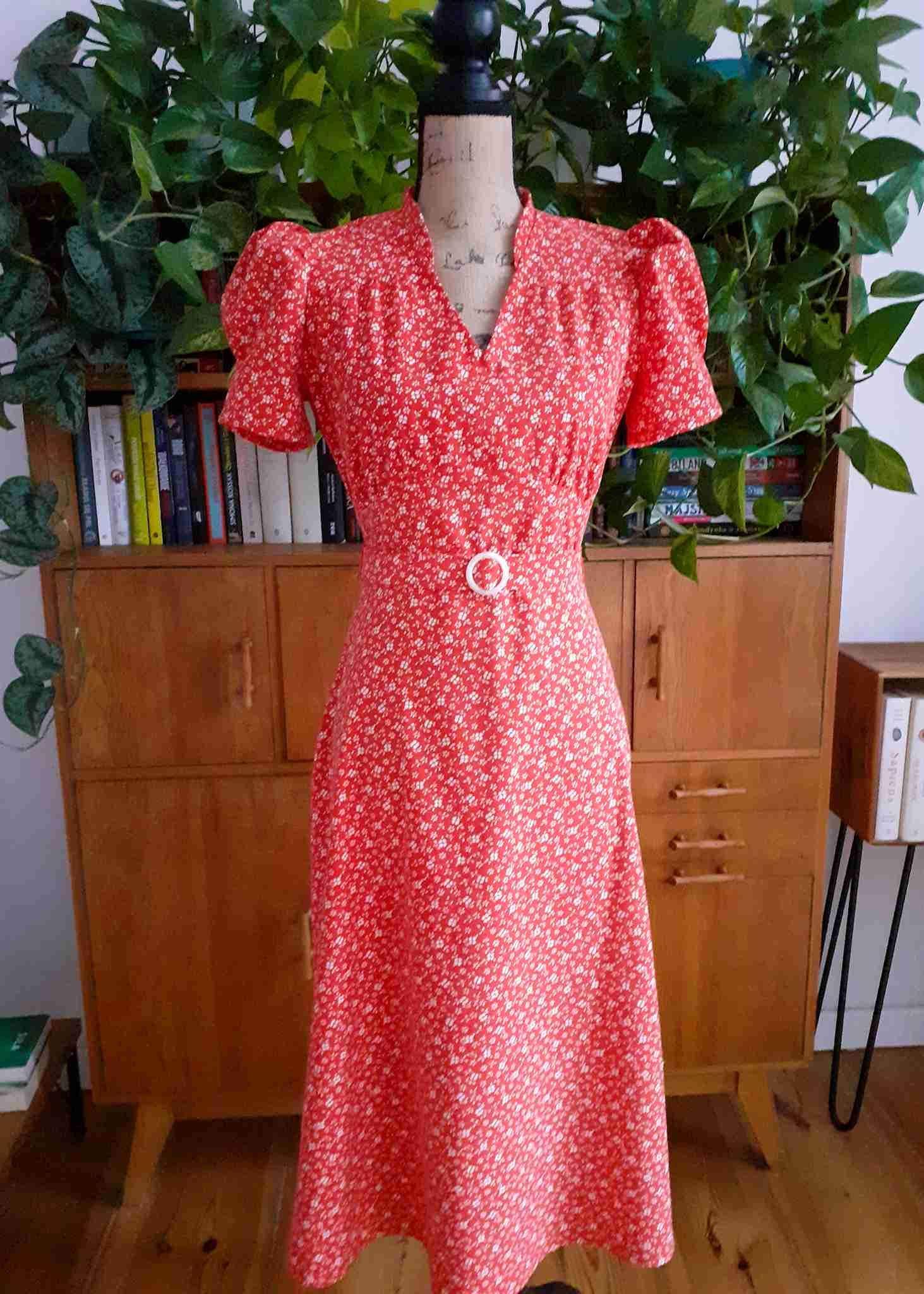 Sukienka retro w stylu lat 40-tych 