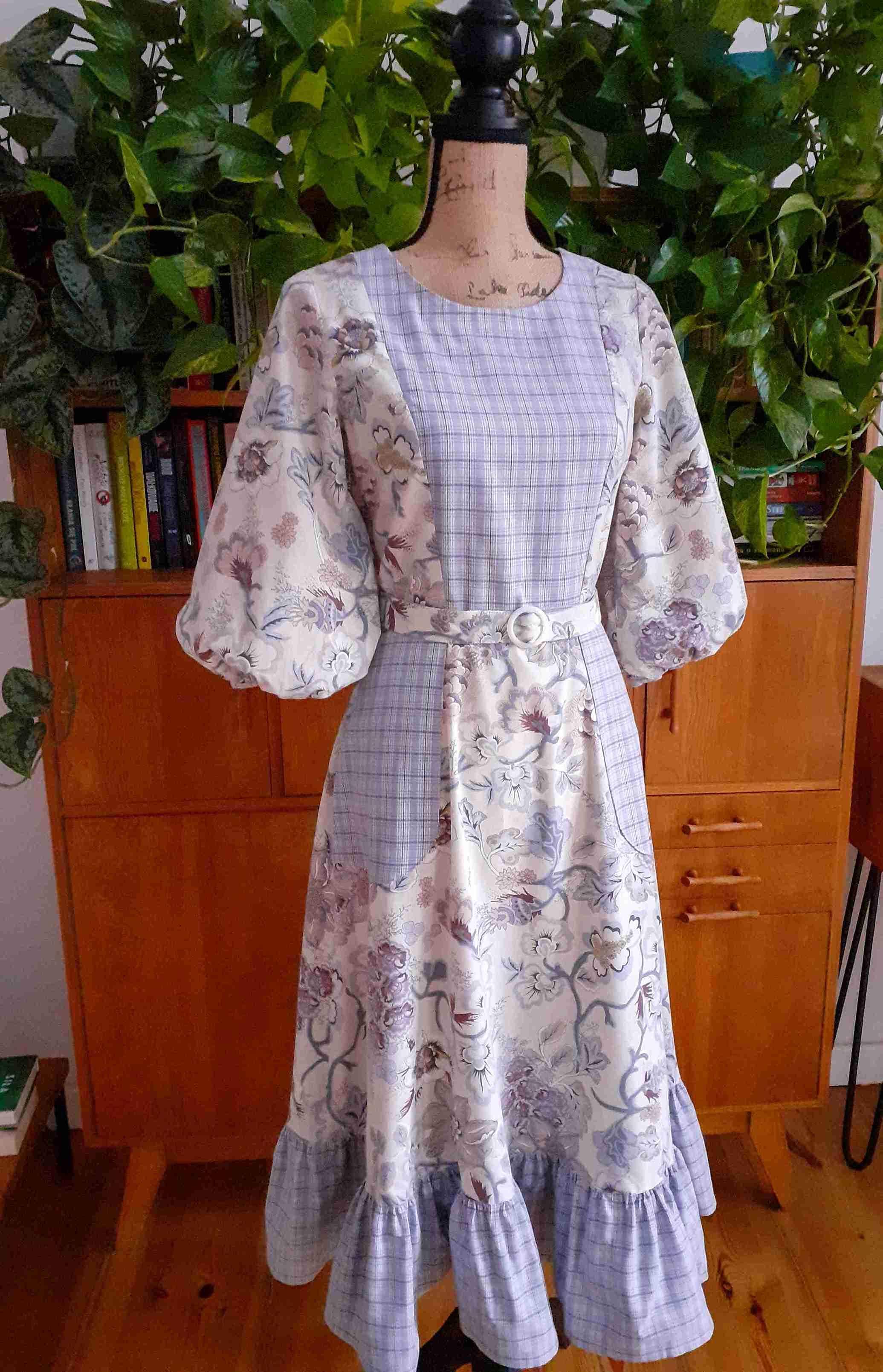 Sukienka w stylu lat 70-tych 