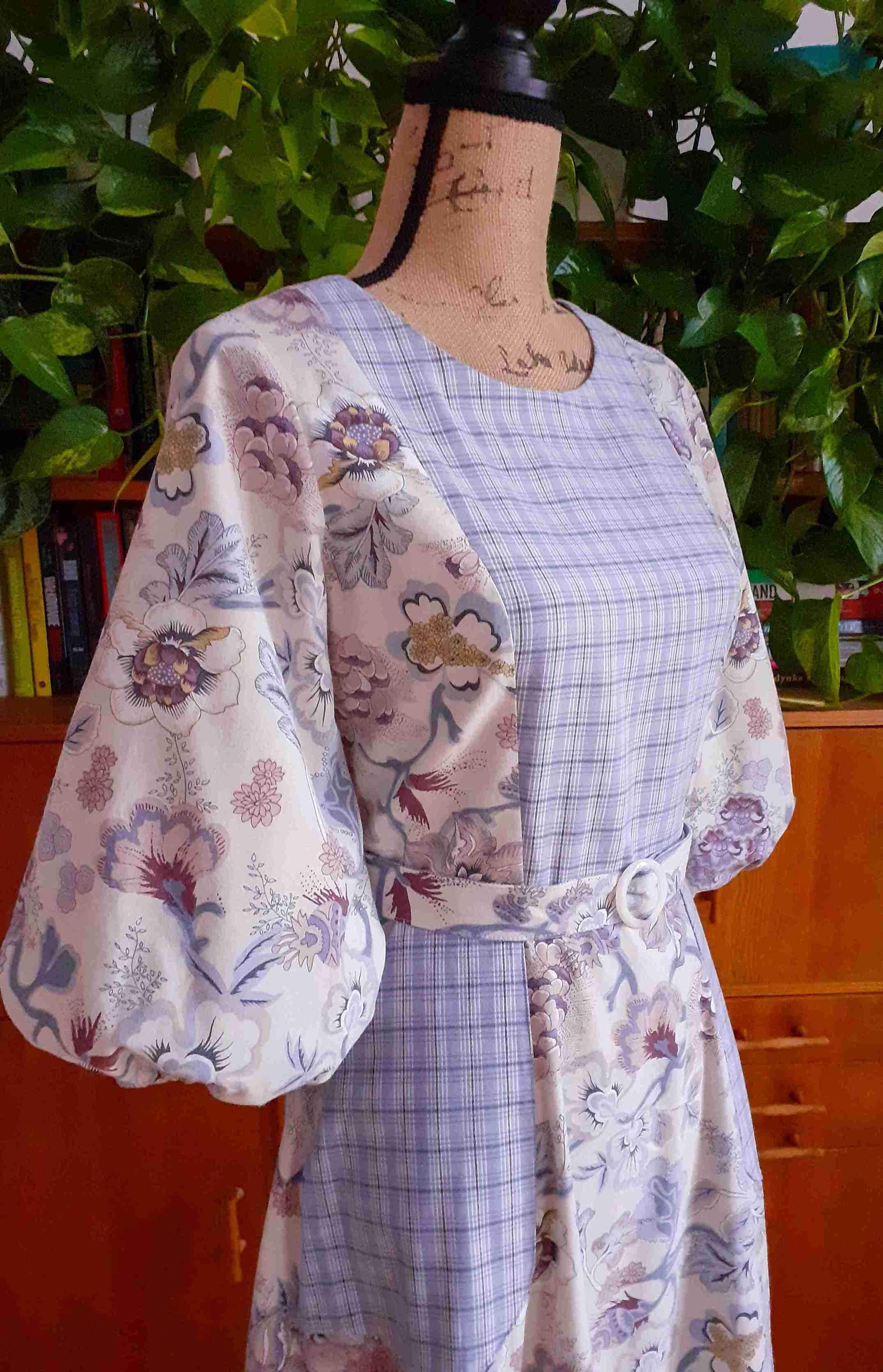 Sukienka w stylu lat 70-tych 3