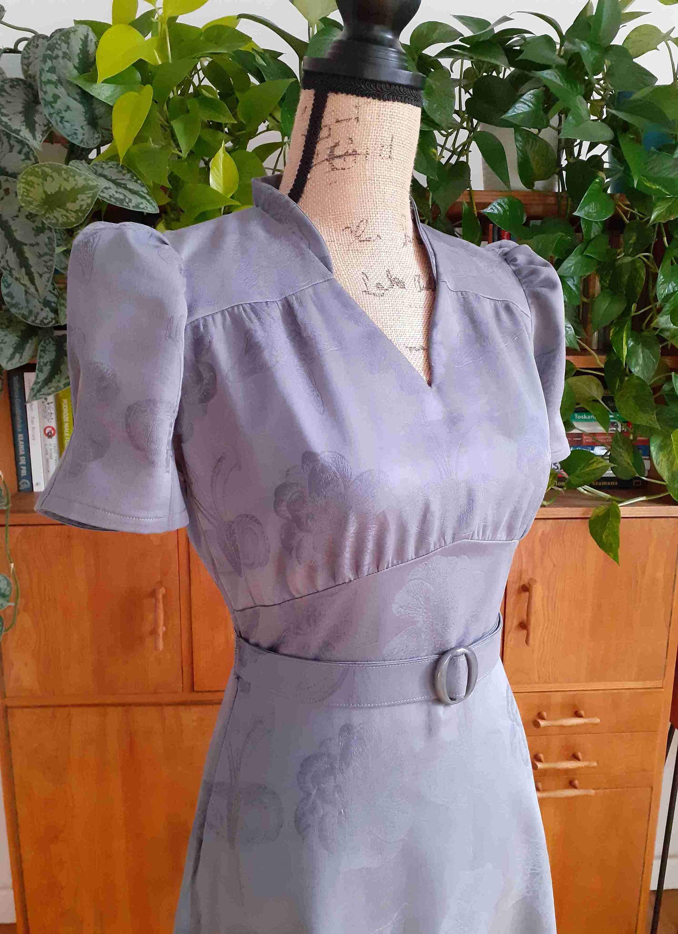 Sukienka retro w stylu lat 40-tych 2