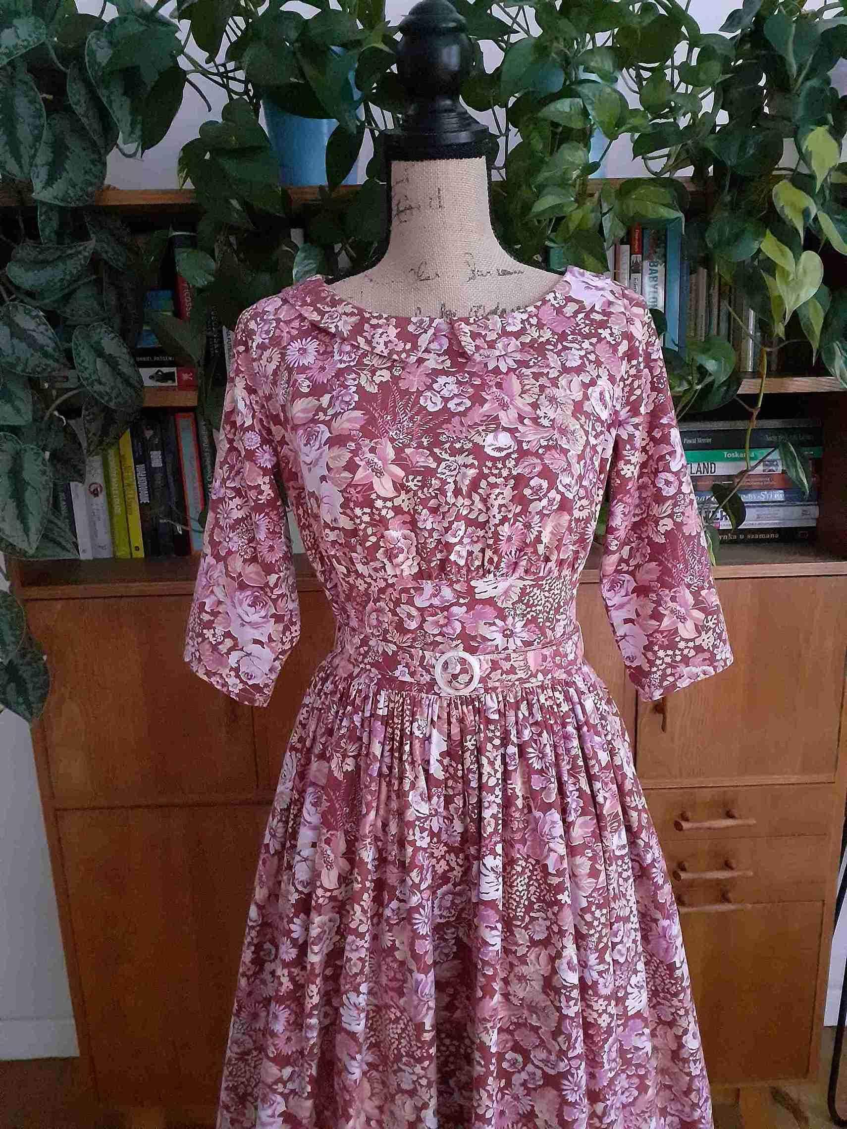 Sukienka retro w stylu lat 50-tych 2