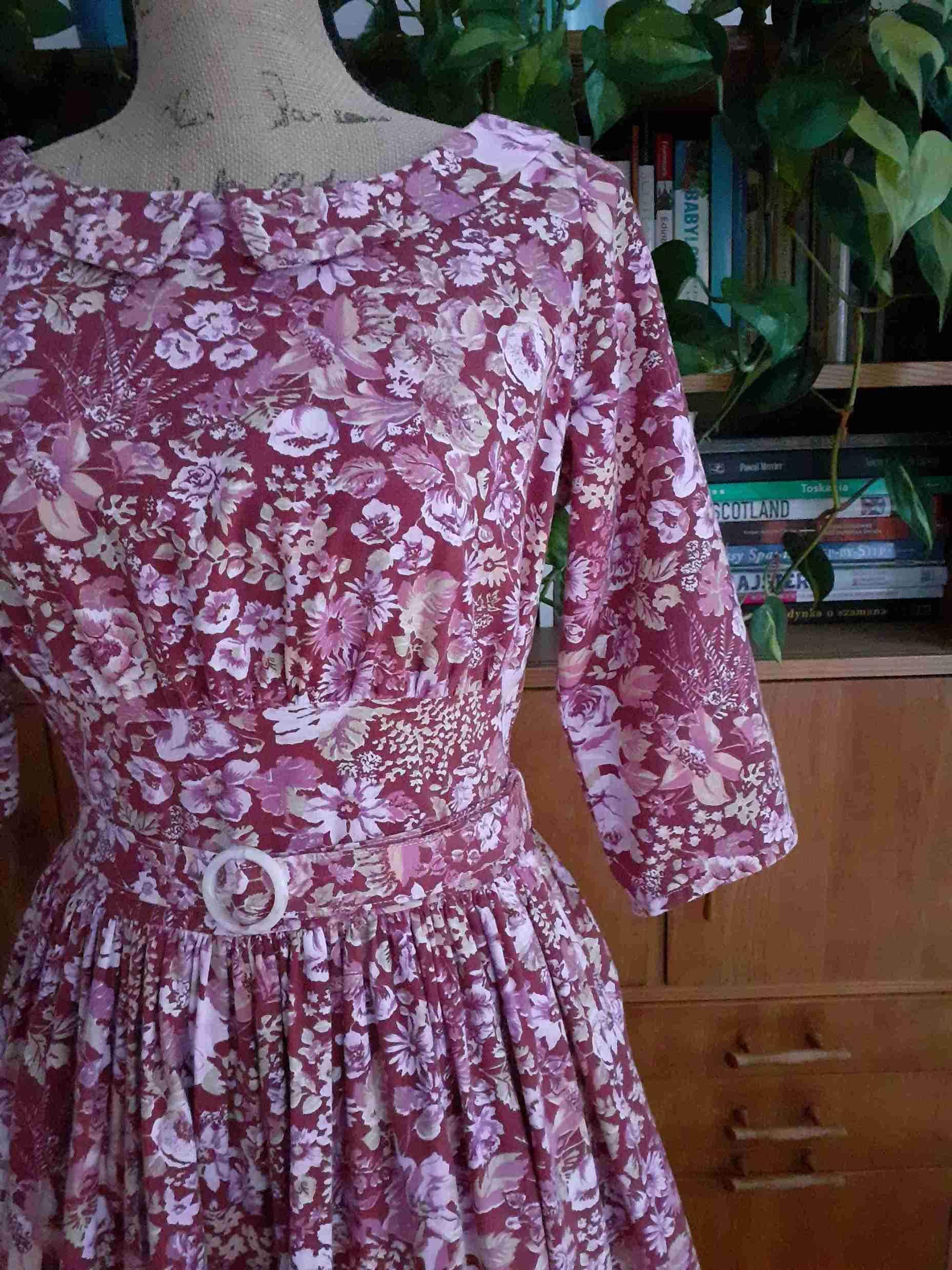 Sukienka retro w stylu lat 50-tych 3