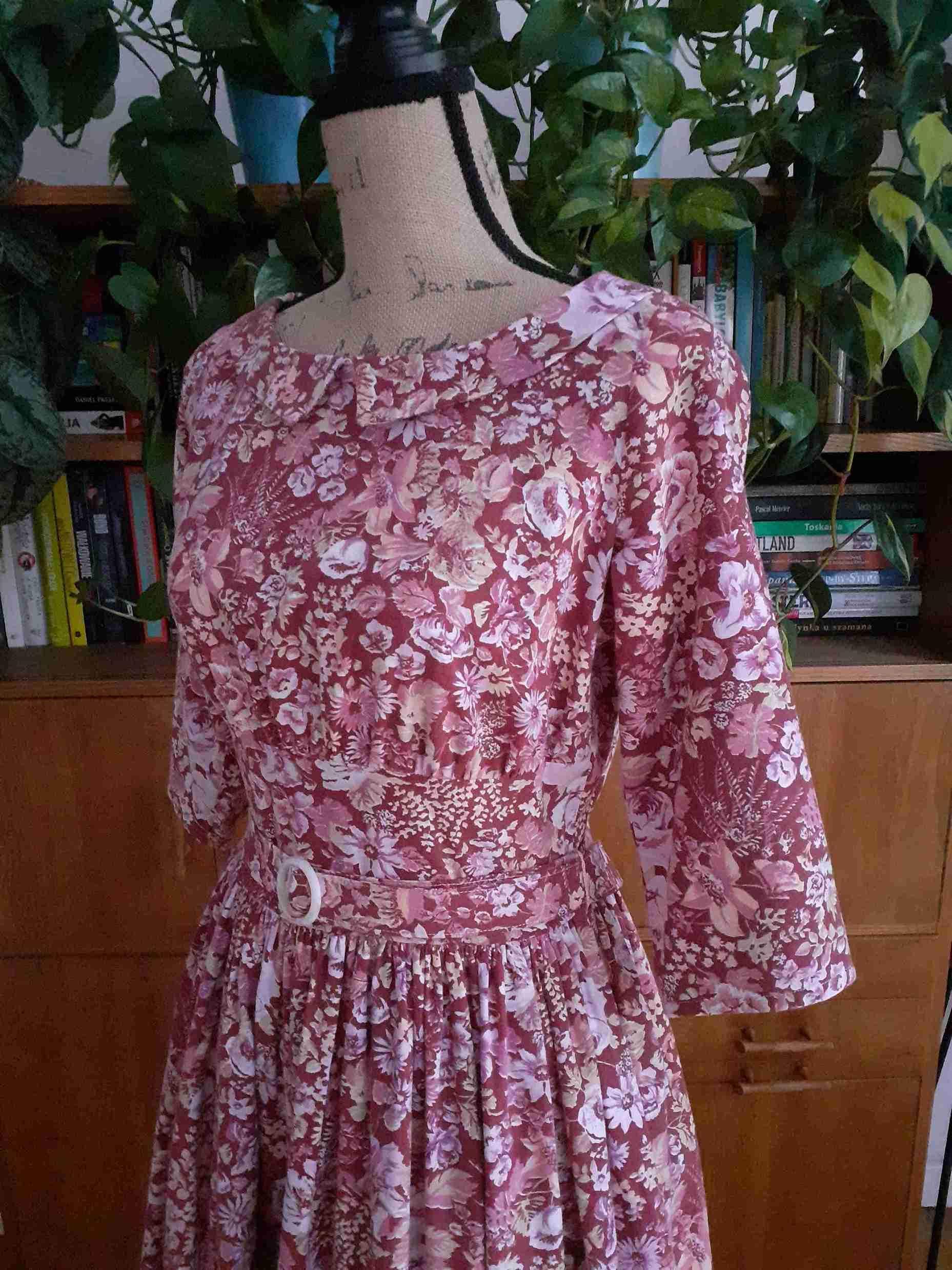 Sukienka retro w stylu lat 50-tych 5