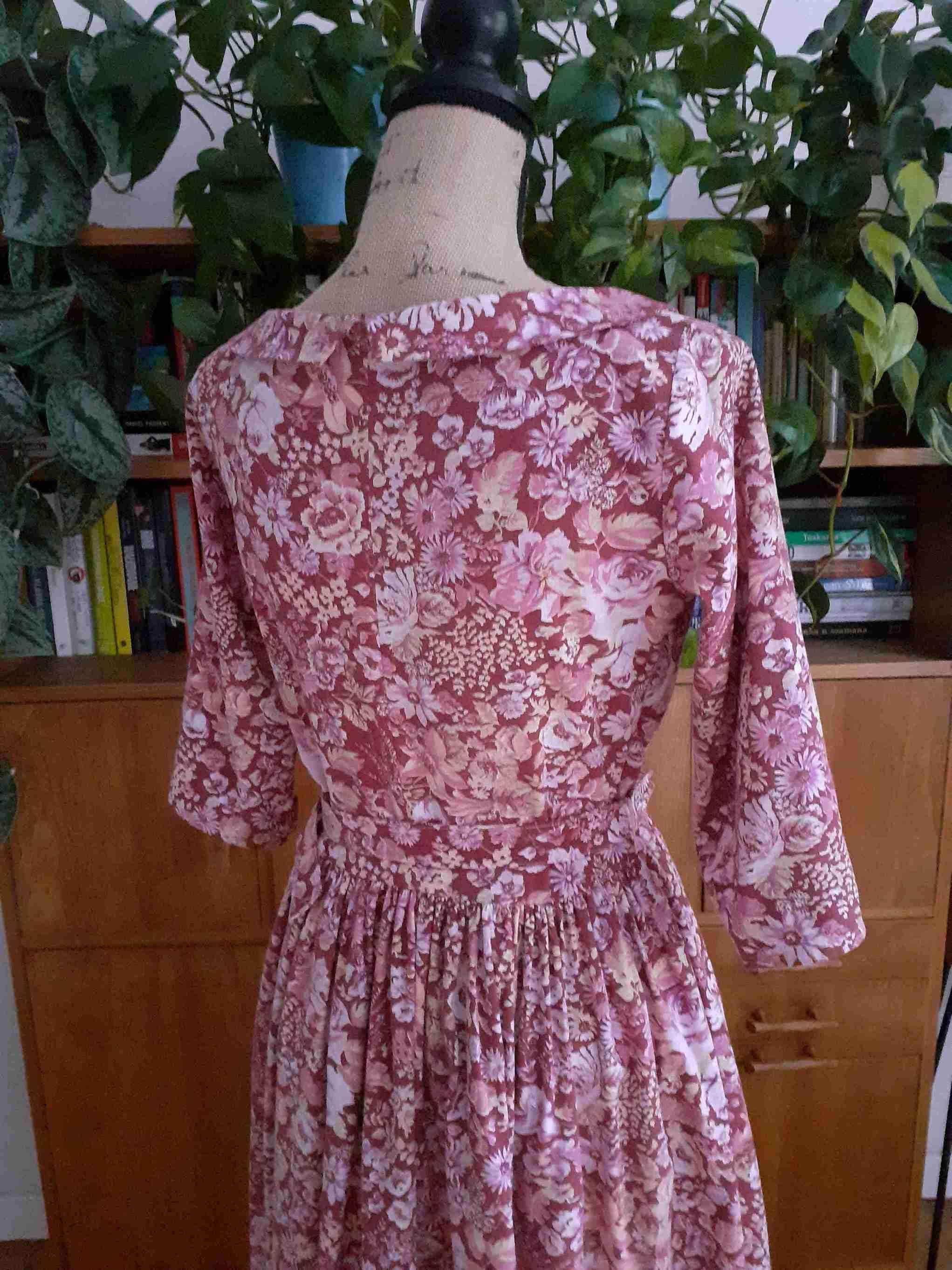 Sukienka retro w stylu lat 50-tych 6