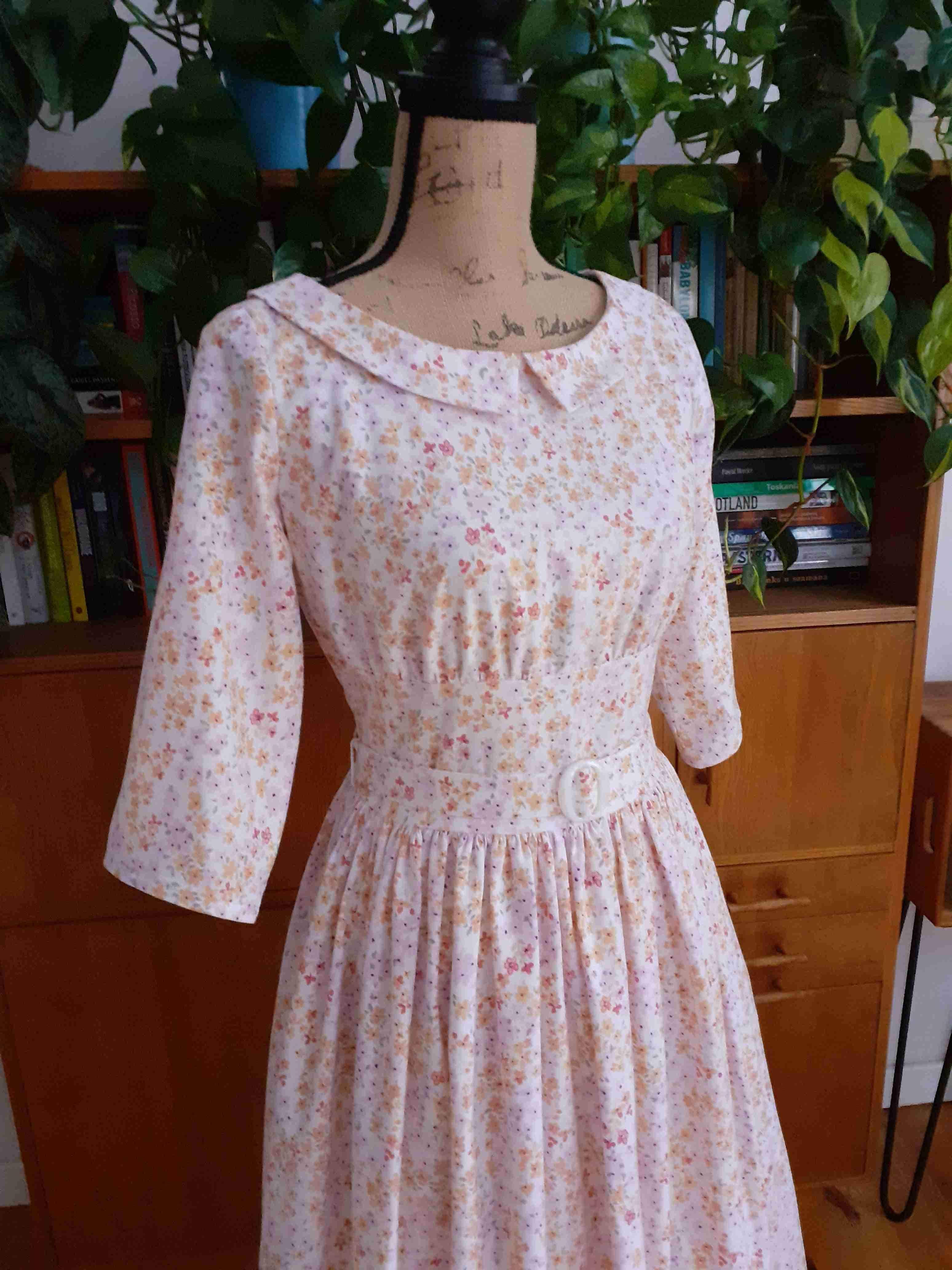 Sukienka retro w stylu lat 50-tych 3