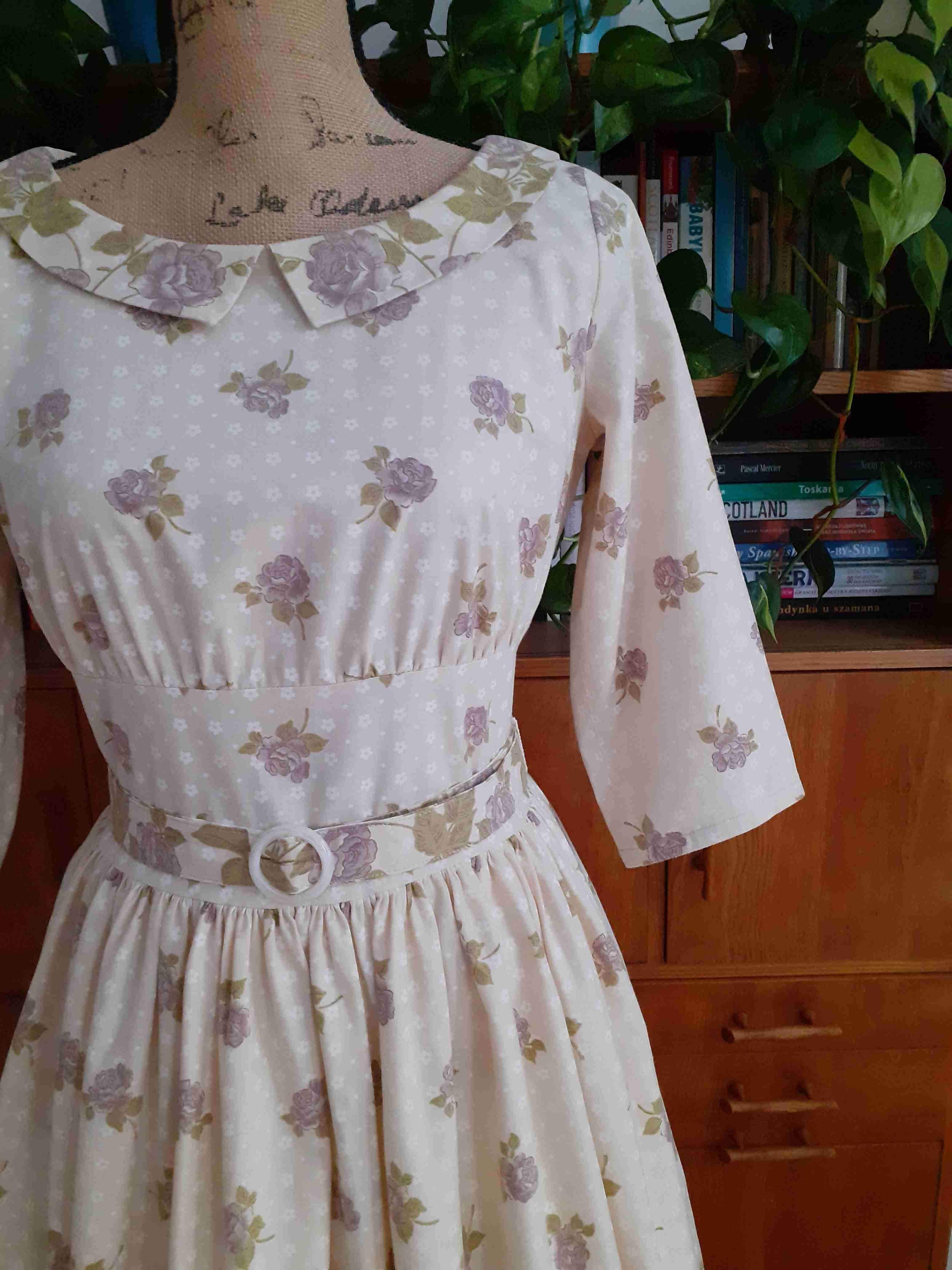 Sukienka retro w stylu lat 50-tych 2