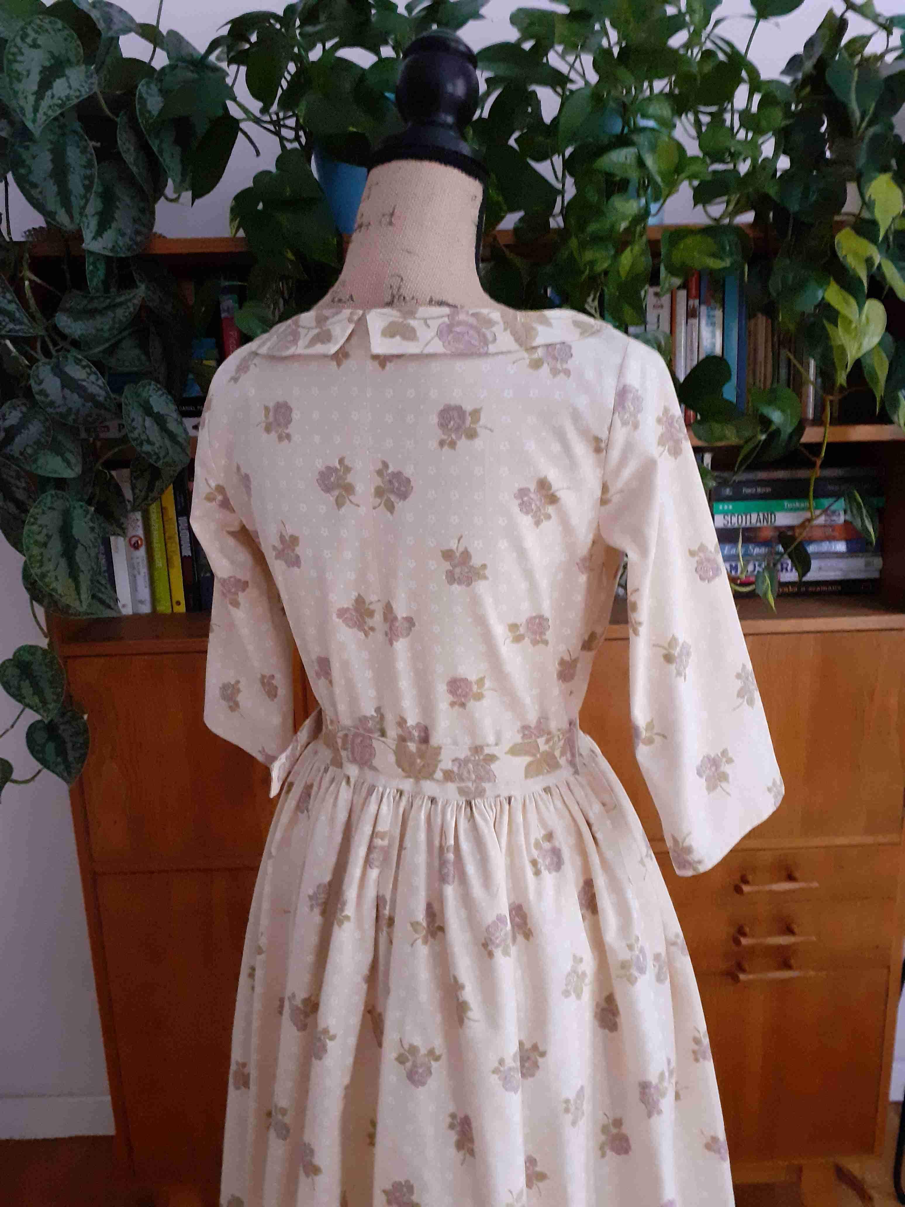 Sukienka retro w stylu lat 50-tych 5